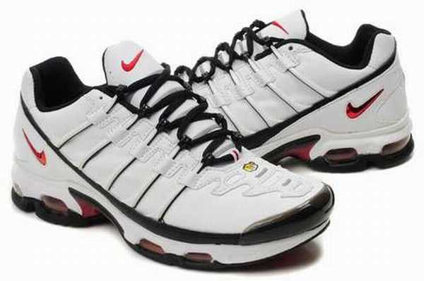 des requins chaussures