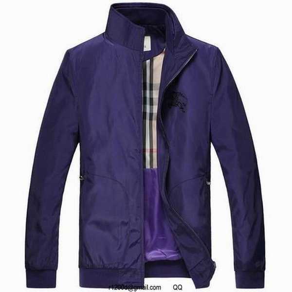 Achat à prix discount Le Manteau, la veste pièce forte de vos tenues. Le choix d'un vêtement adapté à l'extérieur comme un blouson ou une veste peut parfois s'avérer compliqué, car cette pièce ne doit pas dénaturer la tenue que vous portez, mais doit également être appropriée à l'occasion comme au climat Hiver ou été et mi saison.